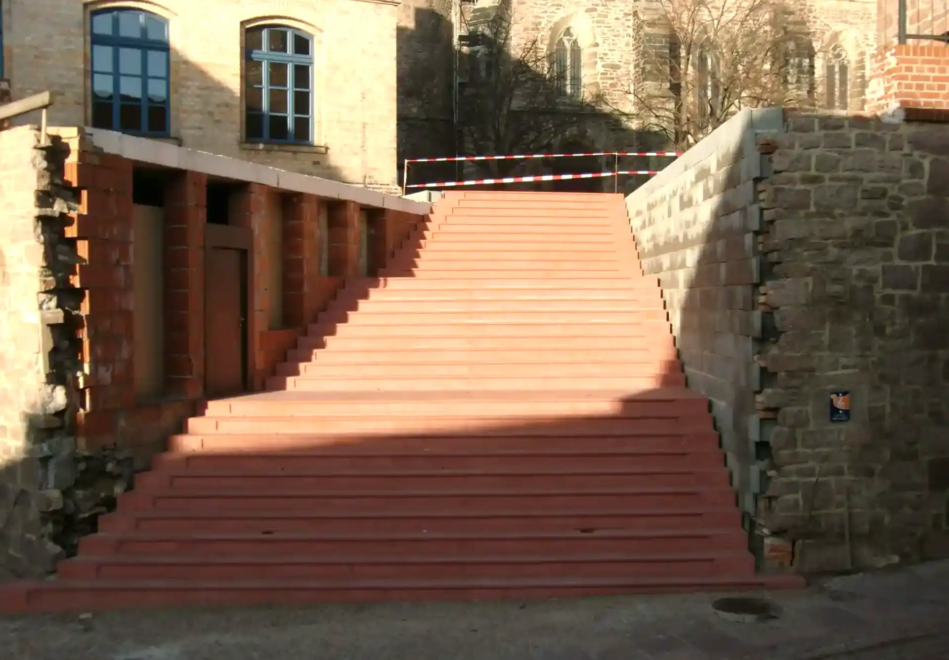 _htb_produkte_03_betontreppen_carl loewe haus referenz 1